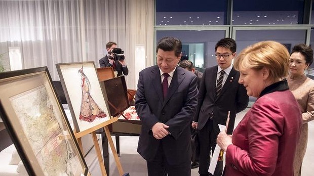 Angela Merkel a offert à la Chine une carte où il n’y a pas Hoang Sa et Truong Sa